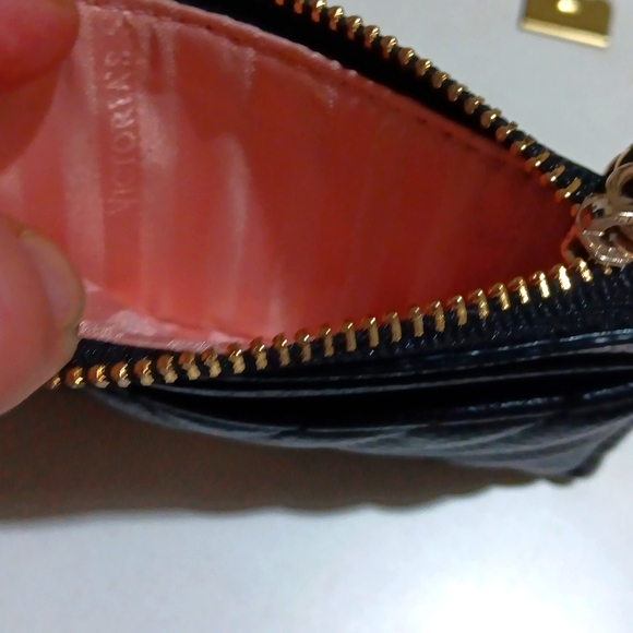 Victoria's Secret Card/Money Wallet & Keychain Embossed Signature NWOT - Picture 4 of 4